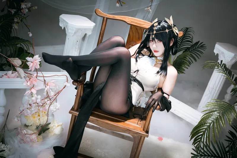 是一只熊仔吗镇海COS:探索深海女王的致命吸引力