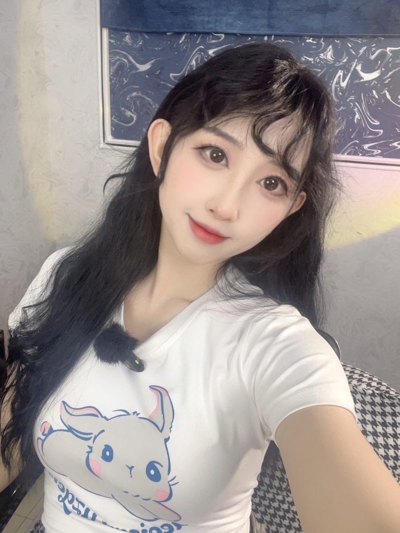 兔牙sinar酱 舰长图及直播片段【117P-2V680MB】 兔牙sinar酱 舰长图及直播片段【117P-2V680MB】