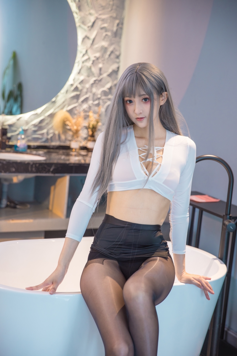 冬马路纱(Luisa_零纱)#浴缸湿身黑丝【23P-425MB】