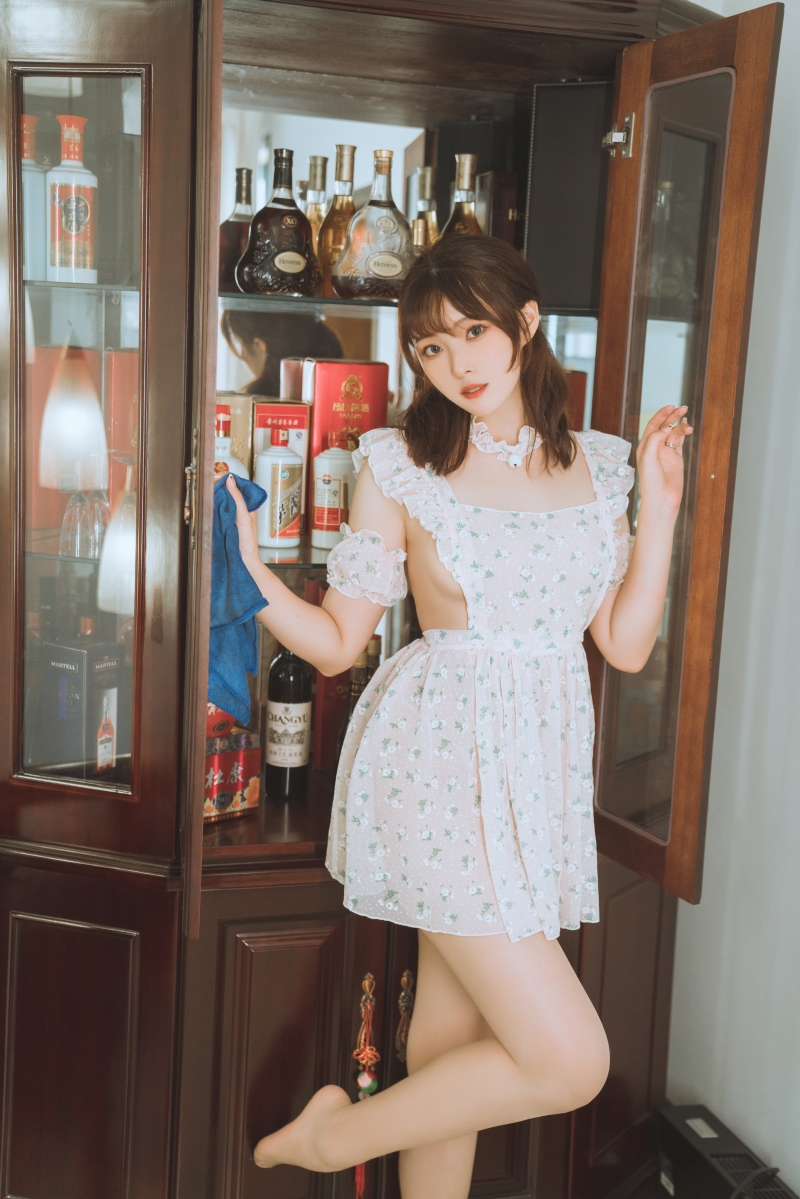 Natsuko夏夏子#碎花围裙【55P-1V-782MB】