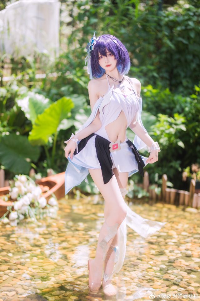 穿越自然,化身蝴蝶:夜夜想吃螺蛳粉cos《崩坏:星穹铁道》希儿 穿越自然,化身蝴蝶:夜夜想吃螺蛳粉cos《崩坏:星穹铁道》希儿