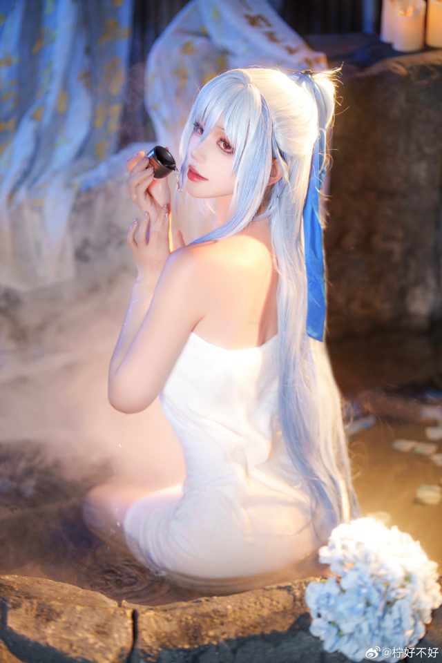 柠好不好化身《星穹铁道》罗浮剑首，展现“浴巾版”镜流的性感魅力