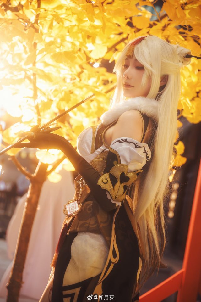 如月灰cos《原神》凝光,美丽如璃月绽放迷人魅力 如月灰cos《原神》凝光,美丽如璃月绽放迷人魅力