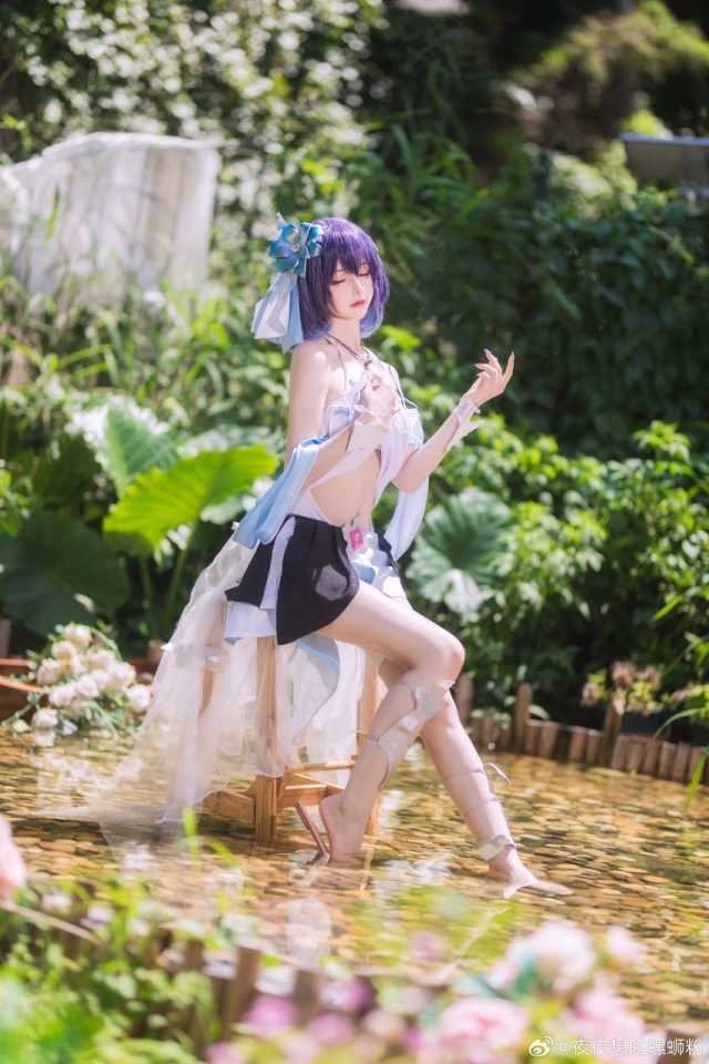 穿越自然,化身蝴蝶:夜夜想吃螺蛳粉cos《崩坏:星穹铁道》希儿 穿越自然,化身蝴蝶:夜夜想吃螺蛳粉cos《崩坏:星穹铁道》希儿