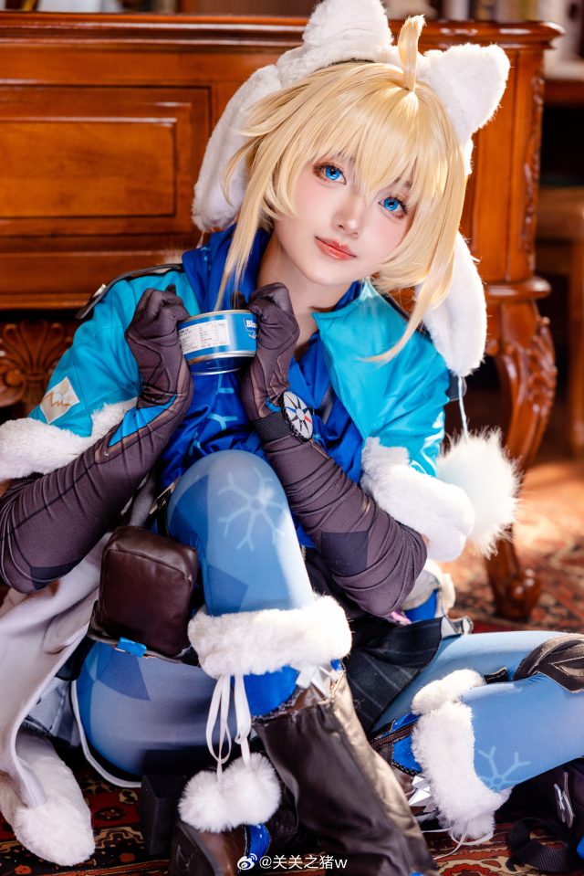 关关之猪w cos《崩坏:星穹铁道》玲可,魅力迷人如极地冰雪 关关之猪w cos《崩坏:星穹铁道》玲可,魅力迷人如极地冰雪