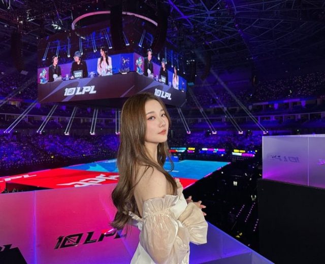 前BLV LPL女孩Kitty变身超级迷人的阿狸,让玩家的目光移开 前BLV LPL女孩Kitty变身超级迷人的阿狸,让玩家的目光移开